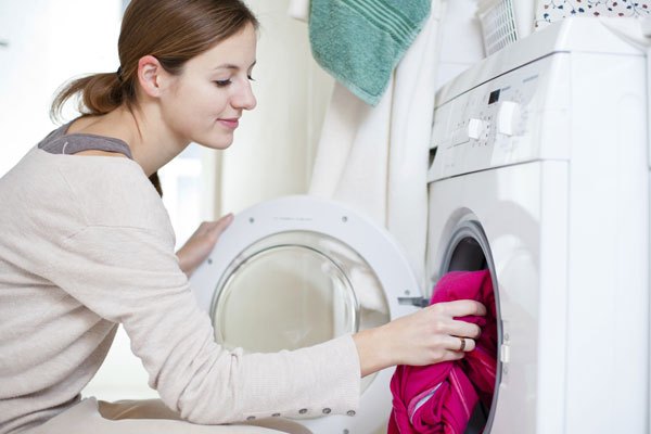 Số 7kg, 10kg tr&ecirc;n m&aacute;y giặt l&agrave; khối lượng quần &aacute;o kh&ocirc; hay ướt? Nhiều gia đ&igrave;nh d&ugrave;ng cả chục năm vẫn hiểu sai- Ảnh 3.
