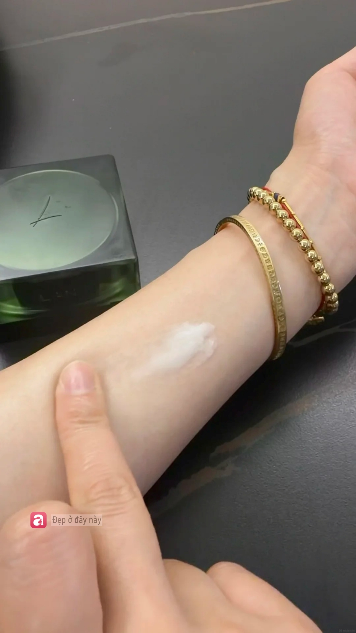 Sau tuổi 40, t&ocirc;i mới hiểu: Gương mặt trẻ l&acirc;u kh&ocirc;ng chỉ nhờ collagen m&agrave; c&ograve;n nhờ biết &ldquo;nu&ocirc;i&rdquo; lại h&agrave;ng r&agrave;o da- Ảnh 8.