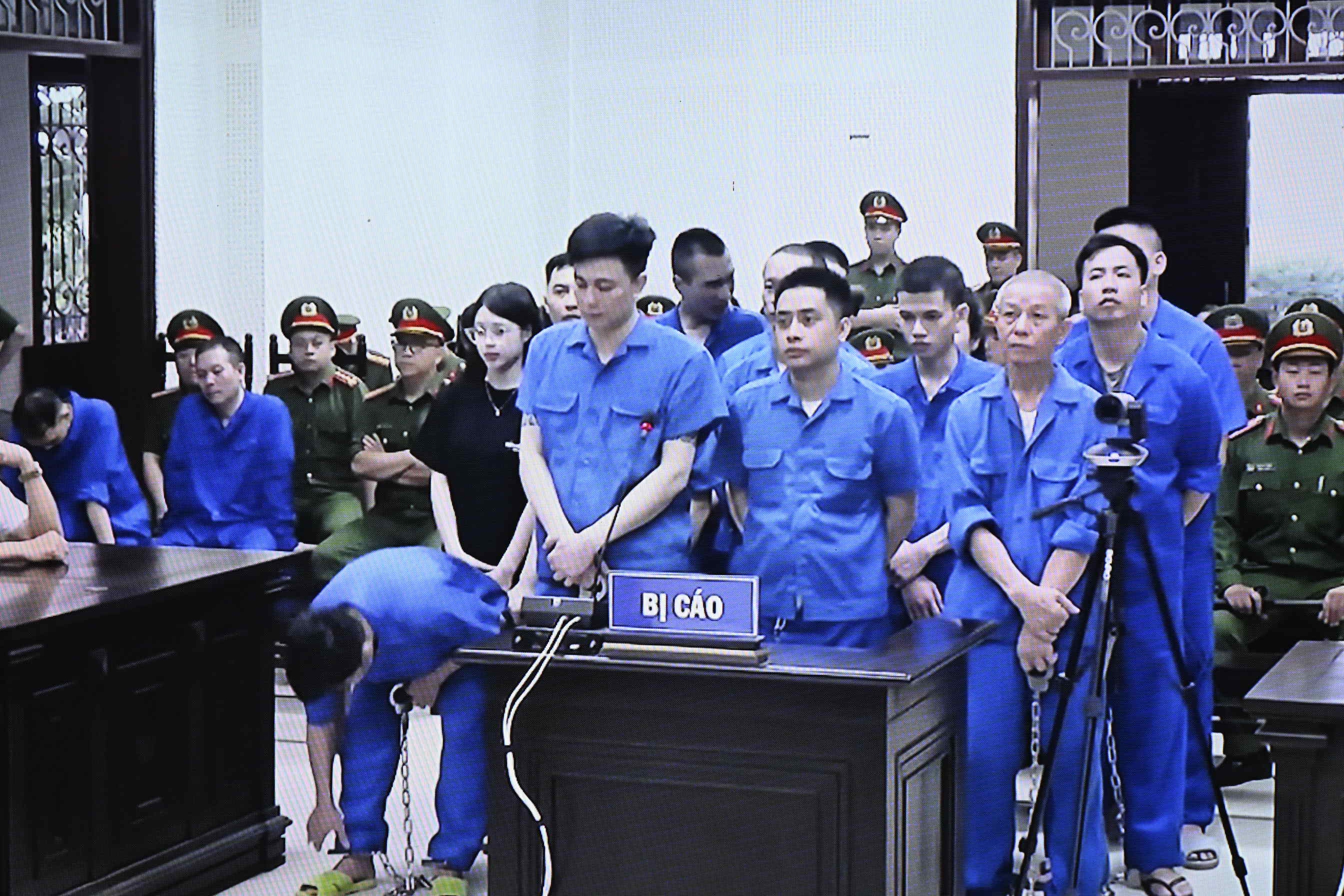 Toà tuyên án tử hình Bùi Đình Khánh cùng 3 đồng phạm - Ảnh 4. Toà tuyên án tử hình Bùi Đình Khánh cùng 3 đồng phạm - Ảnh 4.