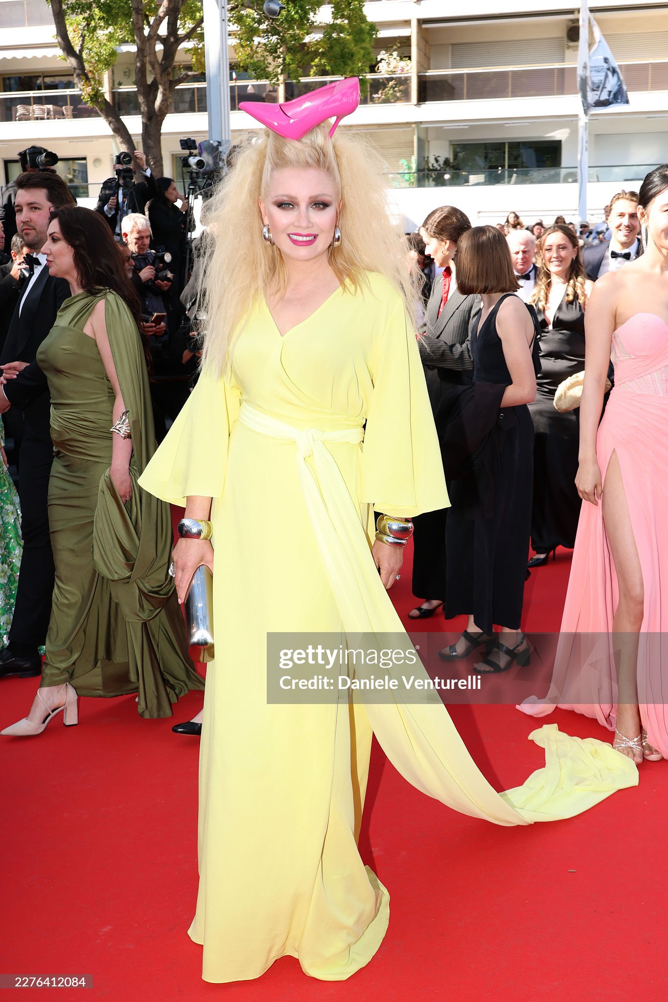 Thảm đỏ Cannes ng&agrave;y 4: "Thi&ecirc;n thần nội y" giấu bụng bầu, BamBam (GOT7) để t&oacute;c bổ luống bị d&igrave;m tơi tả- Ảnh 46.