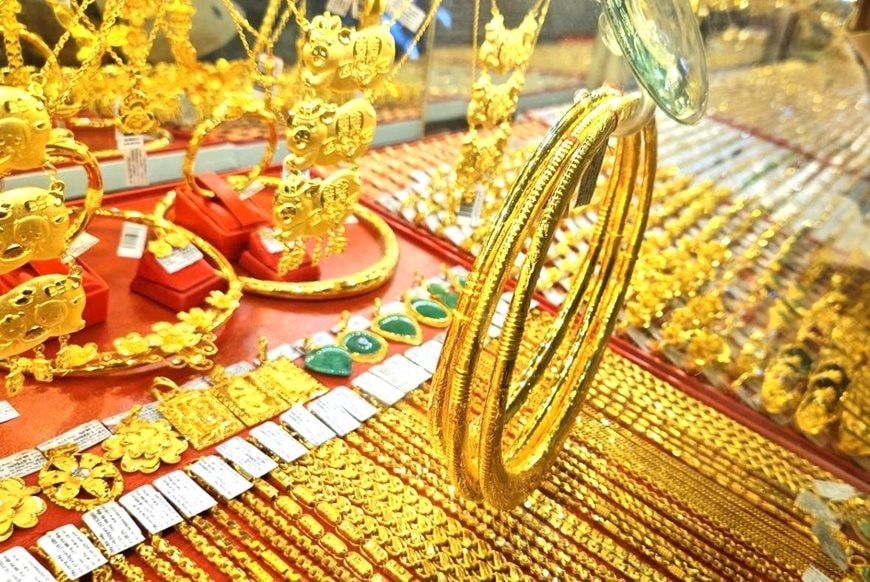 Gi&aacute; v&agrave;ng SJC, v&agrave;ng nhẫn trơn chiều 15/5: Tiếp tục giảm, mất tới 1,5 triệu đồng/lượng- Ảnh 1.