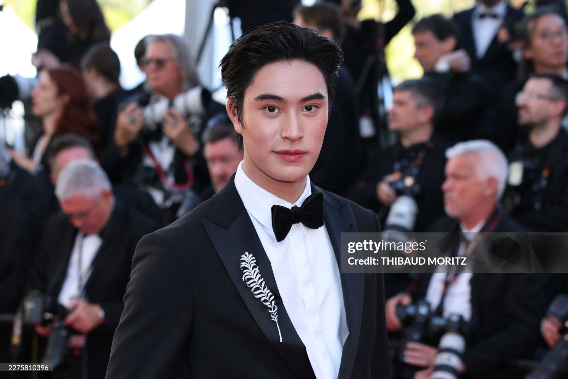 Thảm đỏ Cannes ng&agrave;y 4: "Thi&ecirc;n thần nội y" giấu bụng bầu, BamBam (GOT7) để t&oacute;c bổ luống bị d&igrave;m tơi tả- Ảnh 18.
