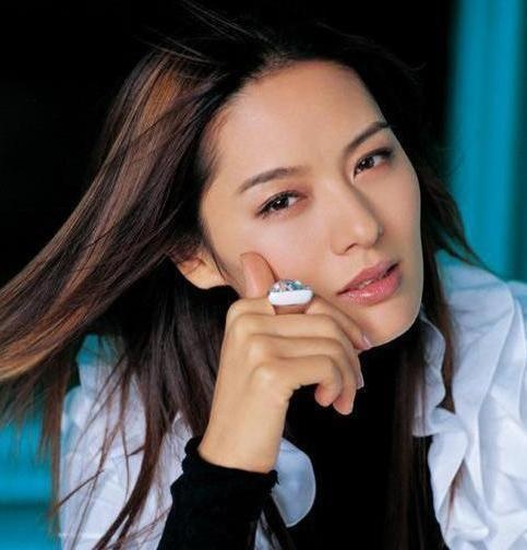 Si&ecirc;u mẫu ly dị tổng đạo diễn đ&agrave;i quốc gia v&igrave; bị "cắm sừng", giờ th&agrave;nh nữ đại gia trồng nấm đ&aacute;ng gi&aacute; 3.600 tỷ đồng- Ảnh 3.