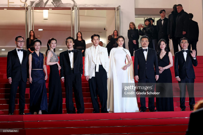 Jeon Ji Hyun đổ bộ Cannes 2026: Bị "ống k&iacute;nh tử thần" b&oacute;c mẽ l&agrave;n da l&atilde;o h&oacute;a, clip cam thường c&oacute; g&acirc;y thất vọng?- Ảnh 11.