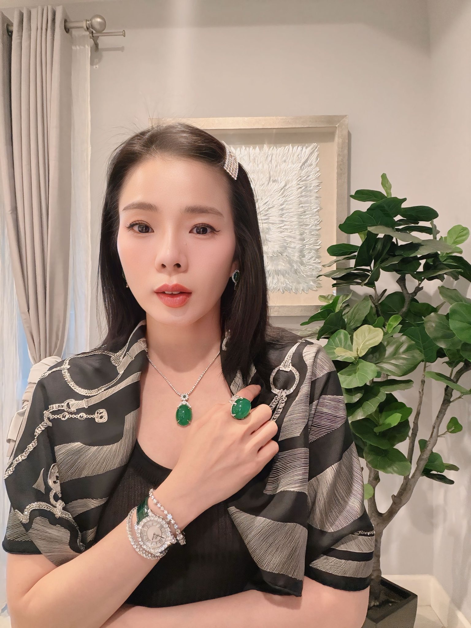 Lệ Quy&ecirc;n lại đ&aacute;p trả th&ocirc; tục- Ảnh 3.