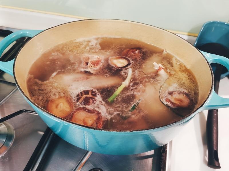 Kh&ocirc;ng phải thịt g&agrave; hay thịt b&ograve;, đ&acirc;y l&agrave; 3 m&oacute;n si&ecirc;u ngon từ 3 loại thịt bạn n&ecirc;n nấu cho gia đ&igrave;nh ăn v&agrave;o m&ugrave;a h&egrave;- Ảnh 16.