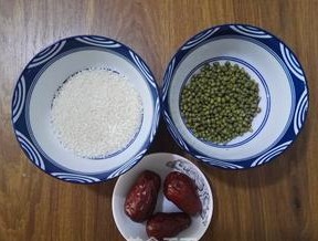 5 m&oacute;n ch&aacute;o vừa ngon miệng, m&aacute;t lạnh lại tốt cho dạ d&agrave;y, bổ kh&iacute; huyết bạn n&ecirc;n nấu cho gia đ&igrave;nh ăn trong m&ugrave;a h&egrave;- Ảnh 2.