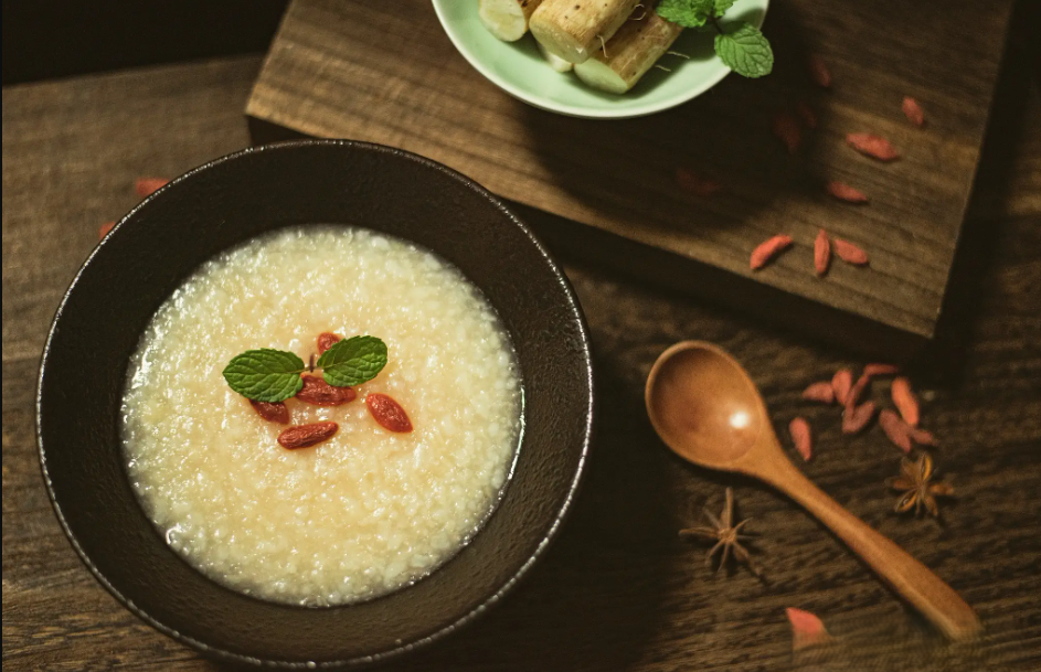 5 m&oacute;n ch&aacute;o vừa ngon miệng, m&aacute;t lạnh lại tốt cho dạ d&agrave;y, bổ kh&iacute; huyết bạn n&ecirc;n nấu cho gia đ&igrave;nh ăn trong m&ugrave;a h&egrave;- Ảnh 10.