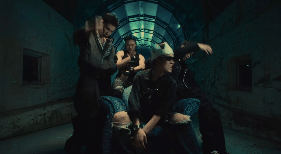 Xuất hiện BIGBANG phi&ecirc;n bản &ldquo;chiết c&agrave;nh&rdquo; nhưng kh&ocirc;ng ai gh&eacute;t nổi v&igrave; qu&aacute; đẹp trai - Ảnh 4.