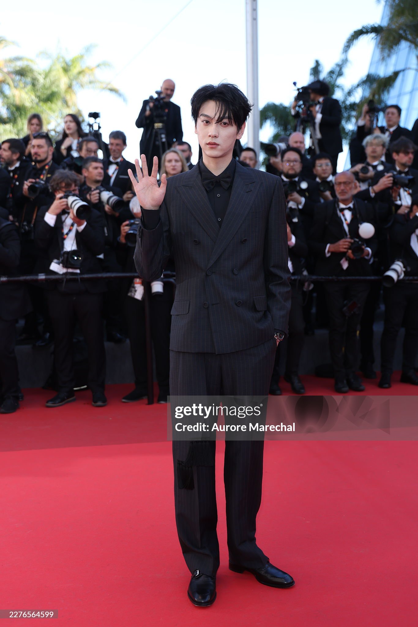 Thảm đỏ Cannes ng&agrave;y 5: "Chị đại" Chompoo Araya chiếm trọn spotlight, si&ecirc;u mẫu Nga ngang nhi&ecirc;n hở bạo phạm quy- Ảnh 9.