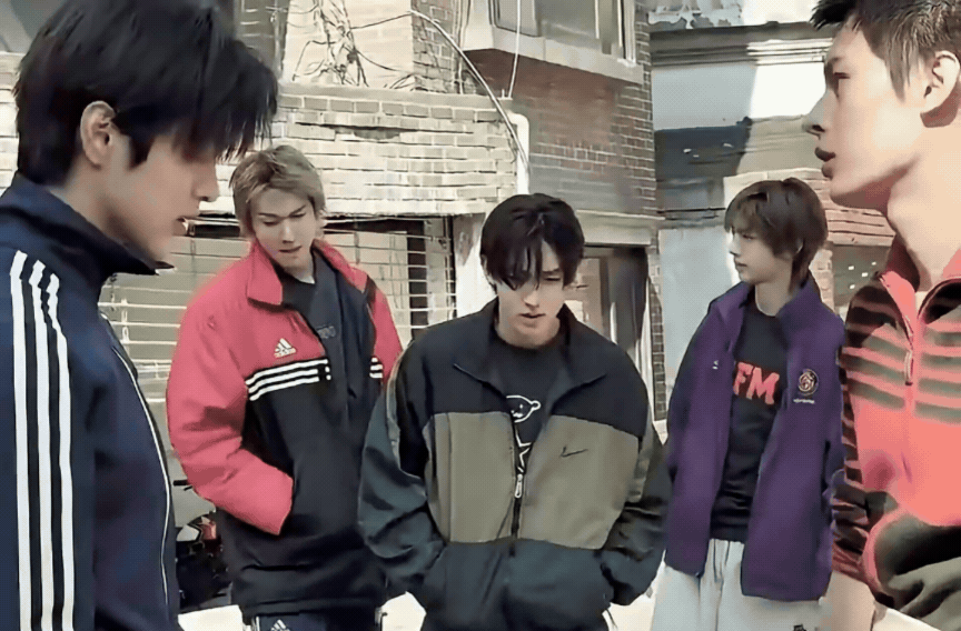 Xuất hiện BIGBANG phi&ecirc;n bản &ldquo;chiết c&agrave;nh&rdquo; nhưng kh&ocirc;ng ai gh&eacute;t nổi v&igrave; qu&aacute; đẹp trai - Ảnh 3.