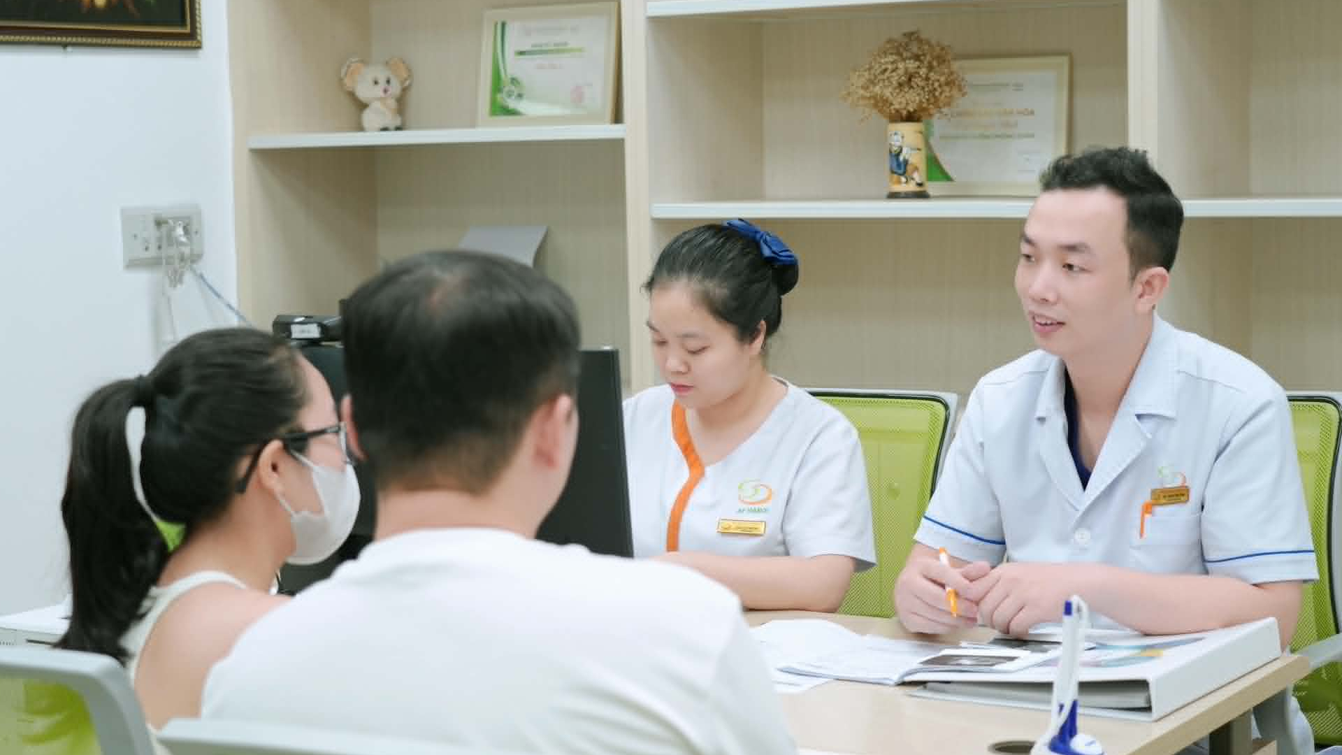 1 bệnh viện tại H&agrave; Nội miễn ph&iacute; từ thăm kh&aacute;m đến IVF: Th&ecirc;m hi vọng cho người hiếm muộn kh&oacute; khăn - Ảnh 1.