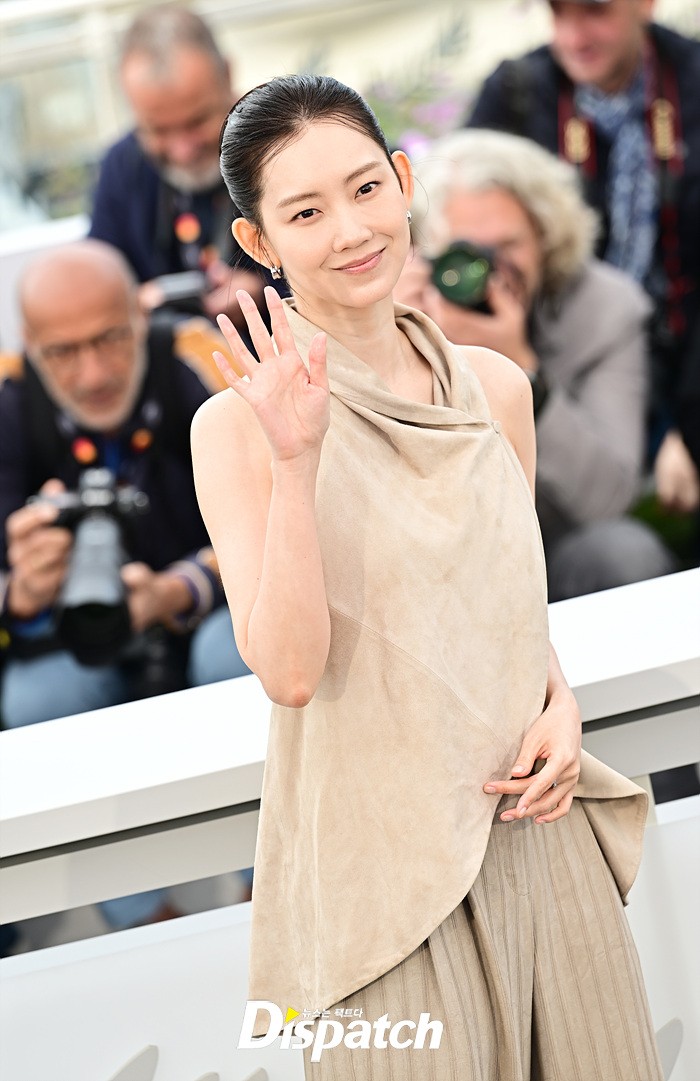 Mỹ nh&acirc;n ng&atilde; đẹp nhất Baeksang đến Cannes: Kh&ocirc;ng ng&atilde; nữa vẫn cực kỳ cuốn h&uacute;t!- Ảnh 5.
