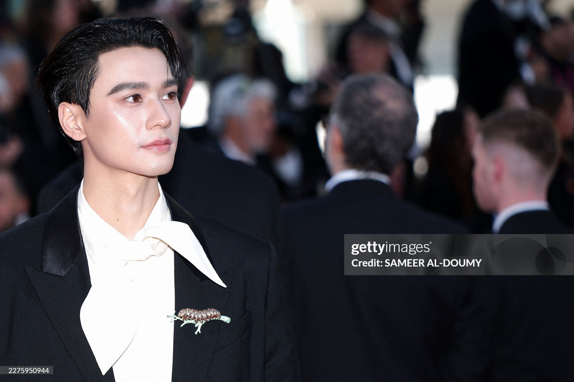 Thảm đỏ Cannes ng&agrave;y 5: "Chị đại" Chompoo Araya chiếm trọn spotlight, si&ecirc;u mẫu Nga ngang nhi&ecirc;n hở bạo phạm quy- Ảnh 16.