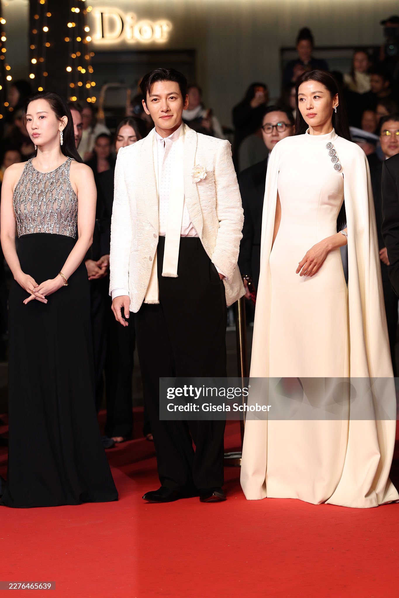 Mặt thật của "tổng t&agrave;i số khổ" vừa xuất hiện b&ecirc;n Jeon Ji Hyun: 39 tuổi bị d&iacute; đến c&ugrave;ng v&igrave; qu&aacute; đẹp trai- Ảnh 1.