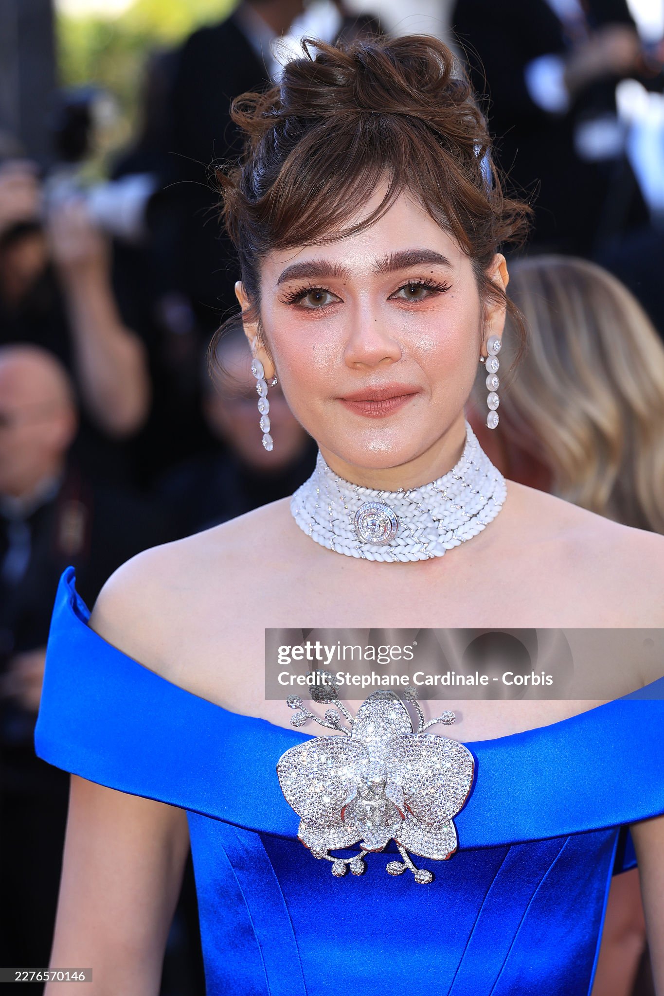 Thảm đỏ Cannes ng&agrave;y 5: "Chị đại" Chompoo Araya chiếm trọn spotlight, si&ecirc;u mẫu Nga ngang nhi&ecirc;n hở bạo phạm quy- Ảnh 2.