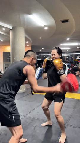 Tr&uacute;c Anh (Mắt Biếc) r&atilde; rời sau buổi tập boxing h&ugrave;ng hục, thế mới thấy lấy lại vibe "n&agrave;ng thơ" đ&acirc;u c&oacute; dễ d&agrave;ng!- Ảnh 3.