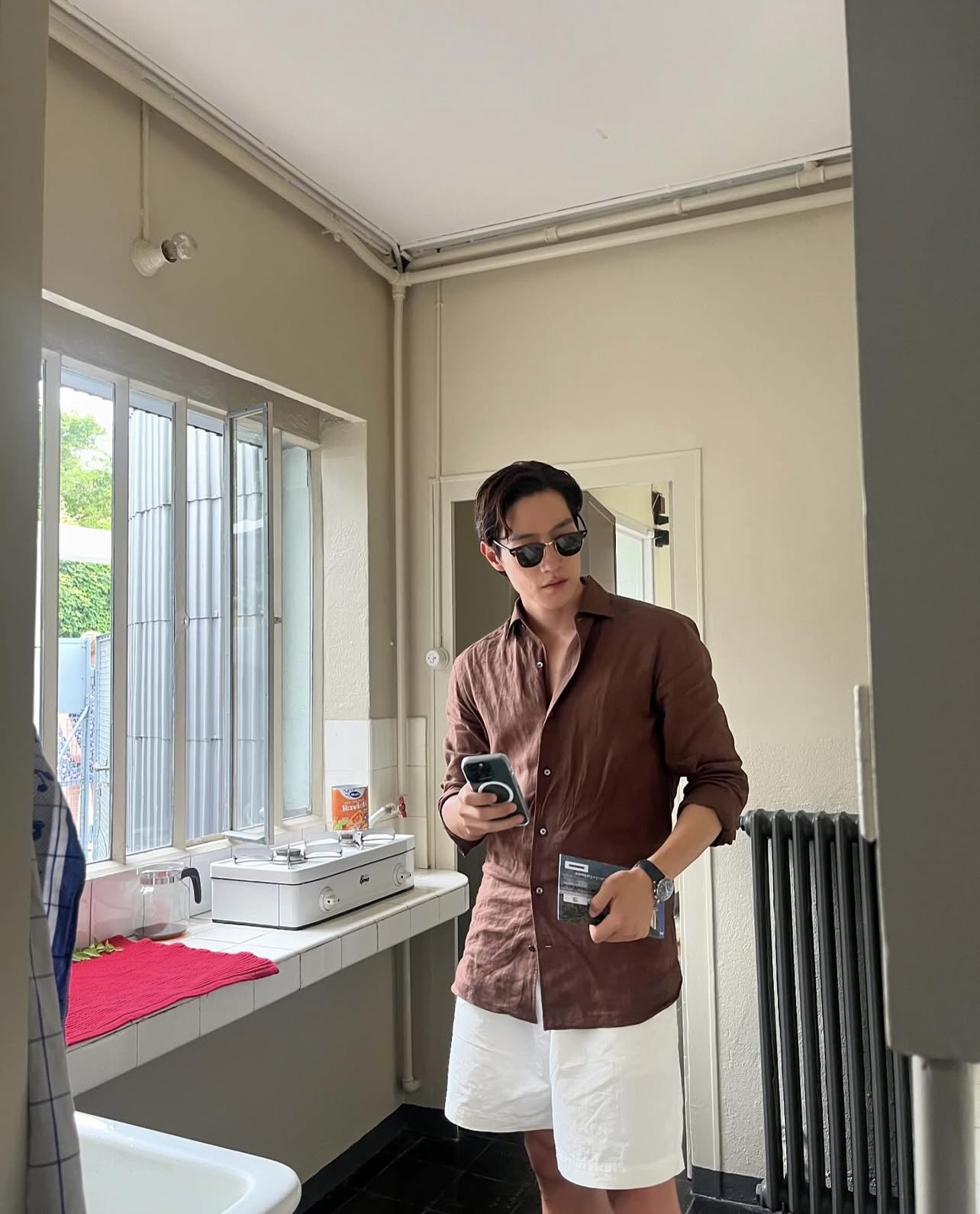 Thủ tướng đẹp nhất m&agrave;n ảnh: Body to&agrave;n m&uacute;i cực phẩm, cứ xuất hiện l&agrave; như tr&igrave;nh diễn thời trang- Ảnh 11.
