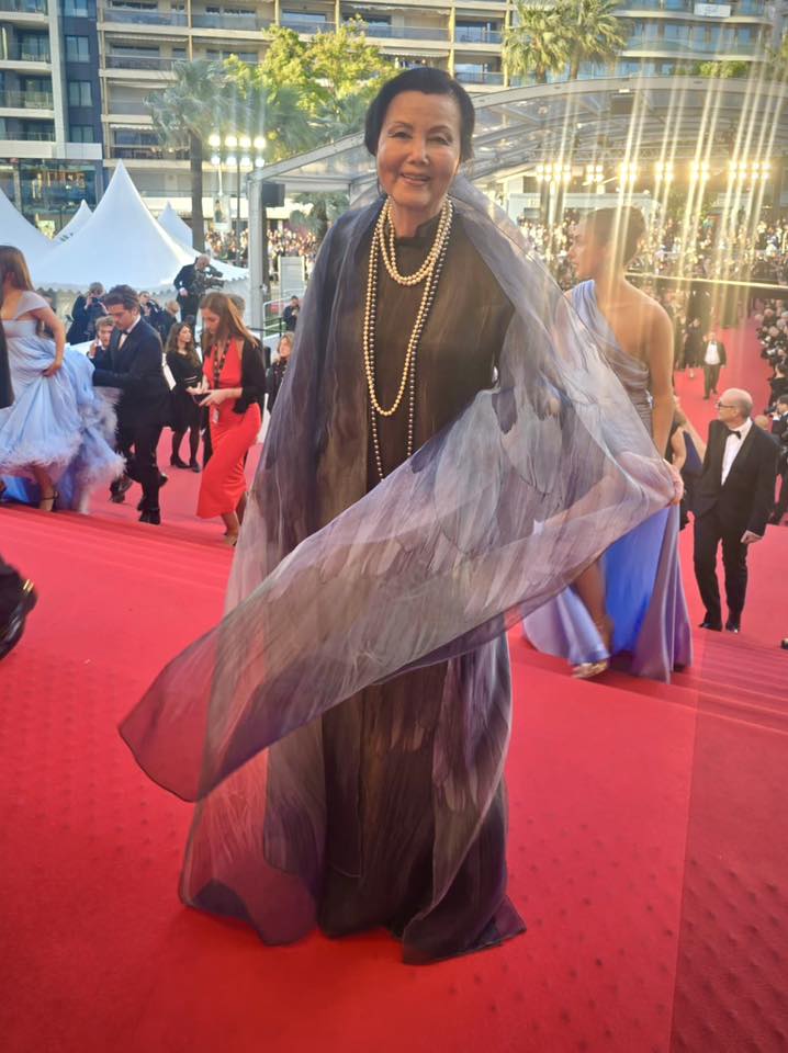 Tuyệt sắc giai nh&acirc;n Việt tỏa s&aacute;ng với &aacute;o d&agrave;i tr&ecirc;n thảm đỏ Cannes 2026, diễn xuất đỉnh cao được Hollywood vinh danh- Ảnh 1.
