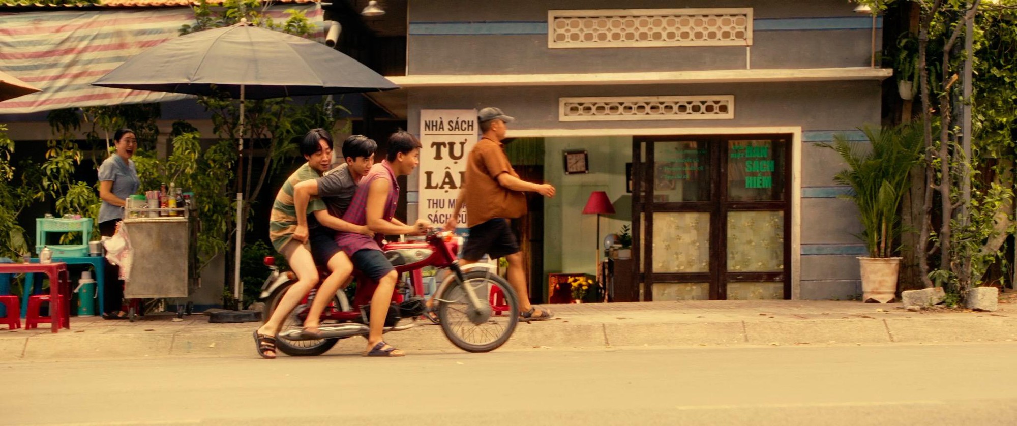 Một Thời Ta Đã Yêu đem lại không gian lãng mạn đầy hoài niệm một thời của tuổi trẻ - Ảnh 3. Một Thời Ta Đã Yêu đem lại không gian lãng mạn đầy hoài niệm một thời của tuổi trẻ - Ảnh 3.