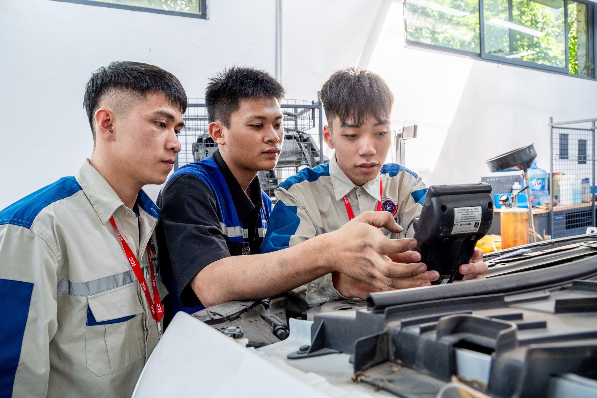 Giữa cơn bão AI, có một ngành vẫn “miễn nhiễm” và đang thiếu người trầm trọng - Ảnh 4. Giữa cơn bão AI, có một ngành vẫn “miễn nhiễm” và đang thiếu người trầm trọng - Ảnh 4.