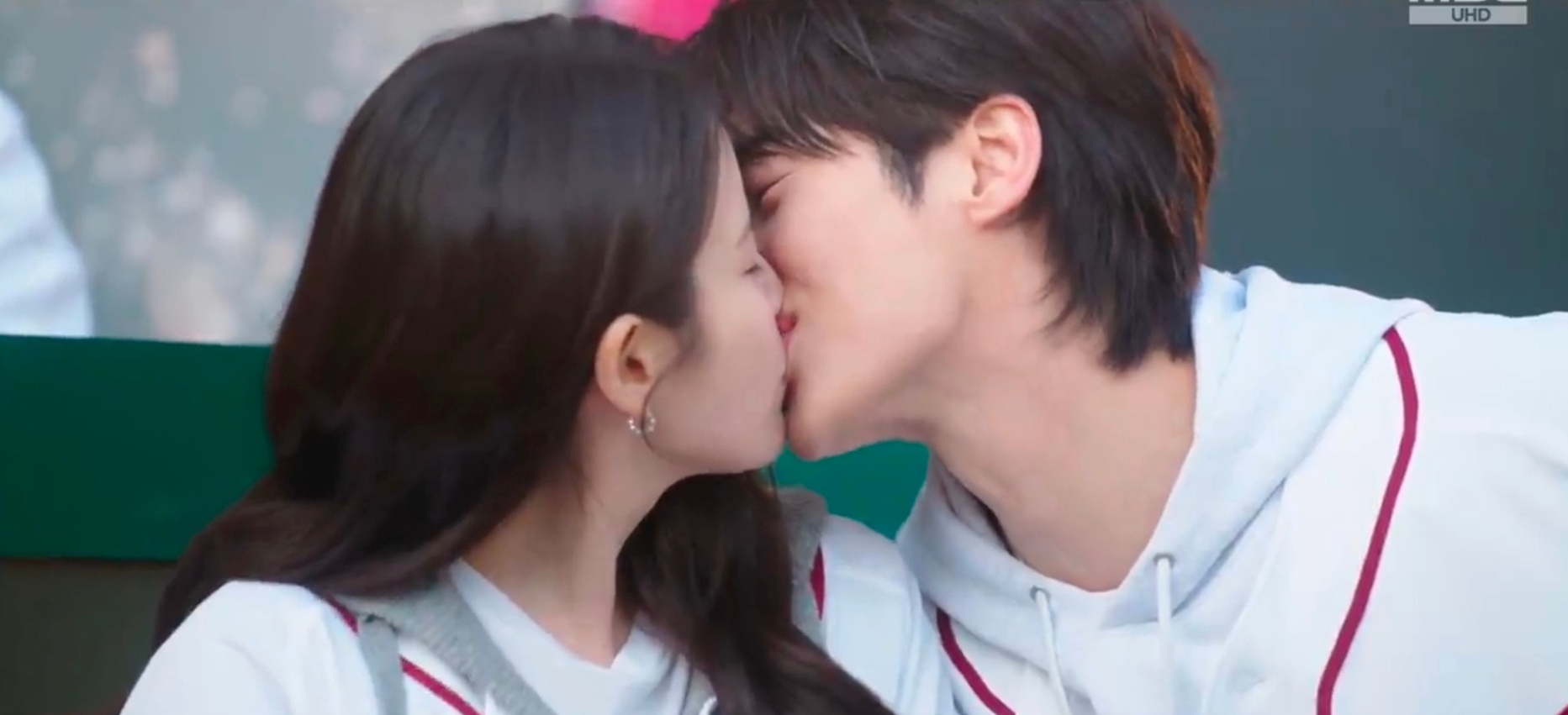 Perfect Crown tập cuối: IU - Byeon Woo Seok c&oacute; m&agrave;n lật mặt cực căng, c&ugrave;ng nhau x&oacute;a sổ ho&agrave;ng tộc- Ảnh 6.