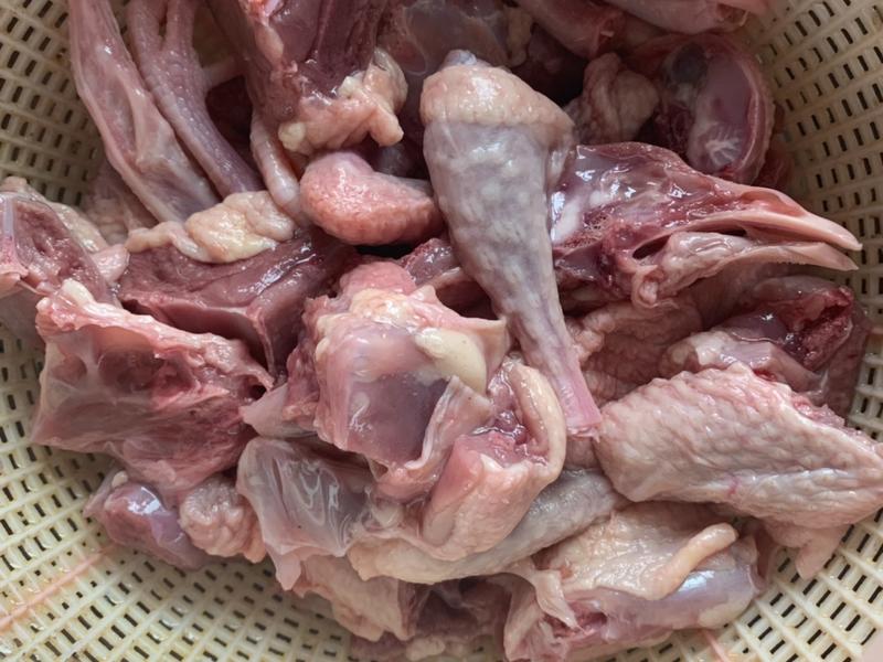Kh&ocirc;ng phải thịt g&agrave; hay thịt b&ograve;, đ&acirc;y l&agrave; 3 m&oacute;n si&ecirc;u ngon từ 3 loại thịt bạn n&ecirc;n nấu cho gia đ&igrave;nh ăn v&agrave;o m&ugrave;a h&egrave;- Ảnh 3.