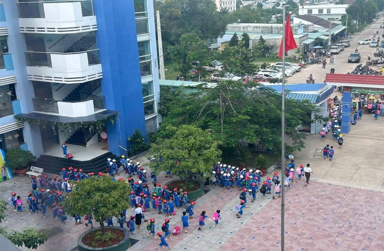 Hiệu trưởng Trường Tiểu học Lương Thế Vinh n&oacute;i g&igrave; sau khi xin th&ocirc;i chức? - Ảnh 1.