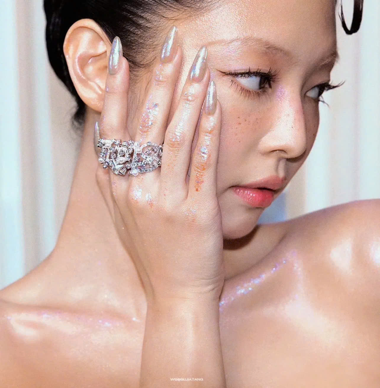 Jennie biến con g&aacute;i khắp c&otilde;i mạng th&agrave;nh &ldquo;ti&ecirc;n c&aacute;&rdquo;: Trend makeup cực phẩm cho m&ugrave;a h&egrave; đ&acirc;y chứ đ&acirc;u- Ảnh 3.