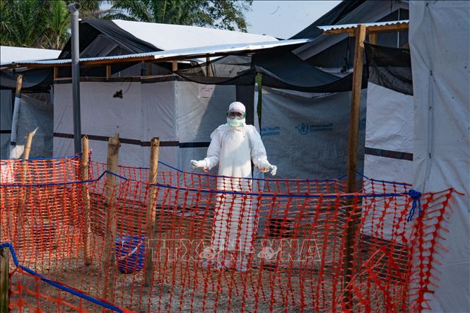 Dịch Ebola: Người d&acirc;n kh&ocirc;ng hoang mang, theo d&otilde;i th&ocirc;ng tin ch&iacute;nh thức từ Bộ Y tế v&agrave; WHO - Ảnh 1.