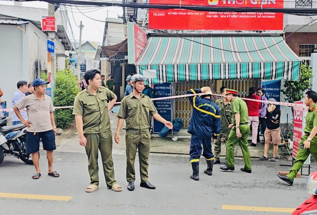 Cháy nhà trong hẻm ở TP.HCM, một nam thanh niên tử vong- Ảnh 1. Cháy nhà trong hẻm ở TP.HCM, một nam thanh niên tử vong- Ảnh 1.