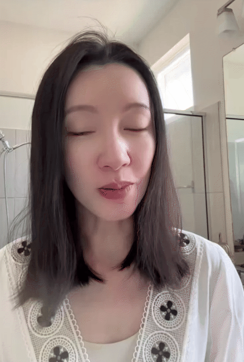 C&aacute;ch dưỡng da tuổi 40 của người phụ nữ n&agrave;y l&agrave; nhờ ly tr&agrave; sữa tự nấu: Uống đều mỗi tuần vừa gi&uacute;p da đẹp lại bổ kh&iacute; huyết- Ảnh 1.