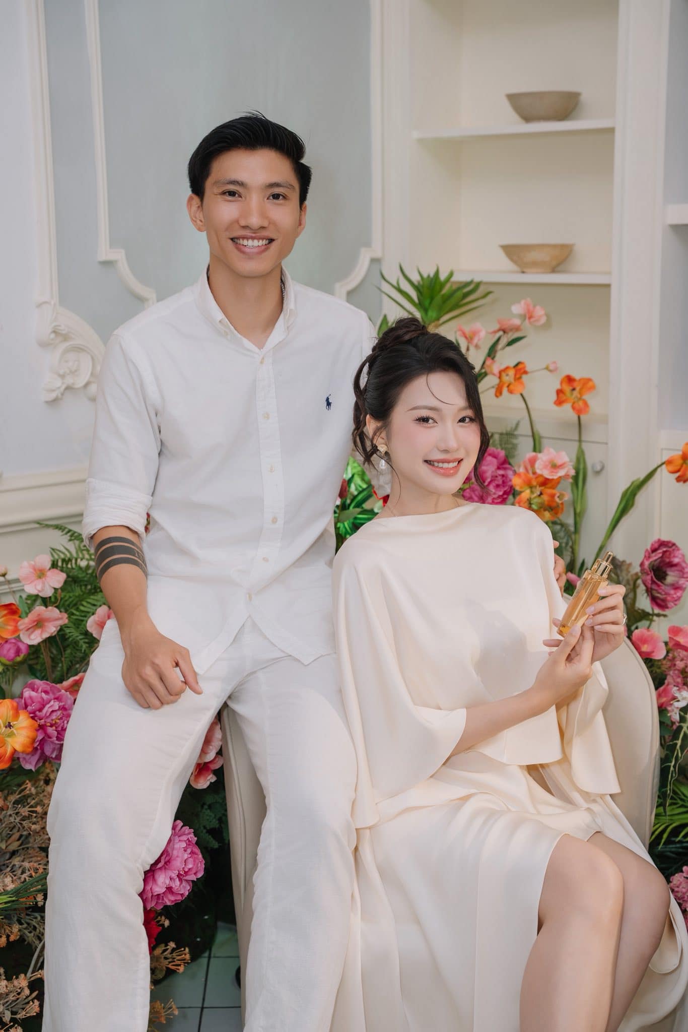 Do&atilde;n Hải My l&agrave;m vợ Văn Hậu: S&aacute;ng học thạc sĩ, chiều về h&aacute;i ớt chăm hoa, thế n&agrave;y ai c&ograve;n thương hại nữa kh&ocirc;ng? - Ảnh 1.
