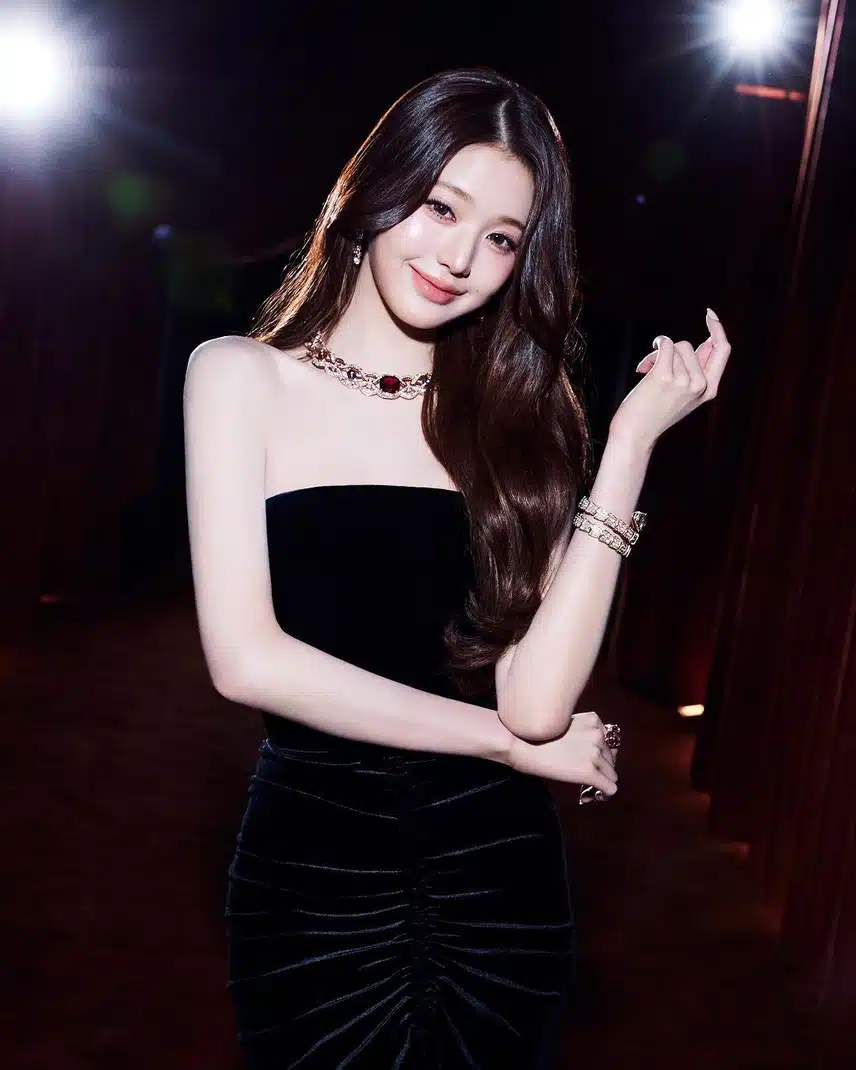 Thực hư chuyện khe ngực của "c&ocirc;ng ch&uacute;a Kpop" bị xo&aacute; sạch bởi tay BVLGARI- Ảnh 8.