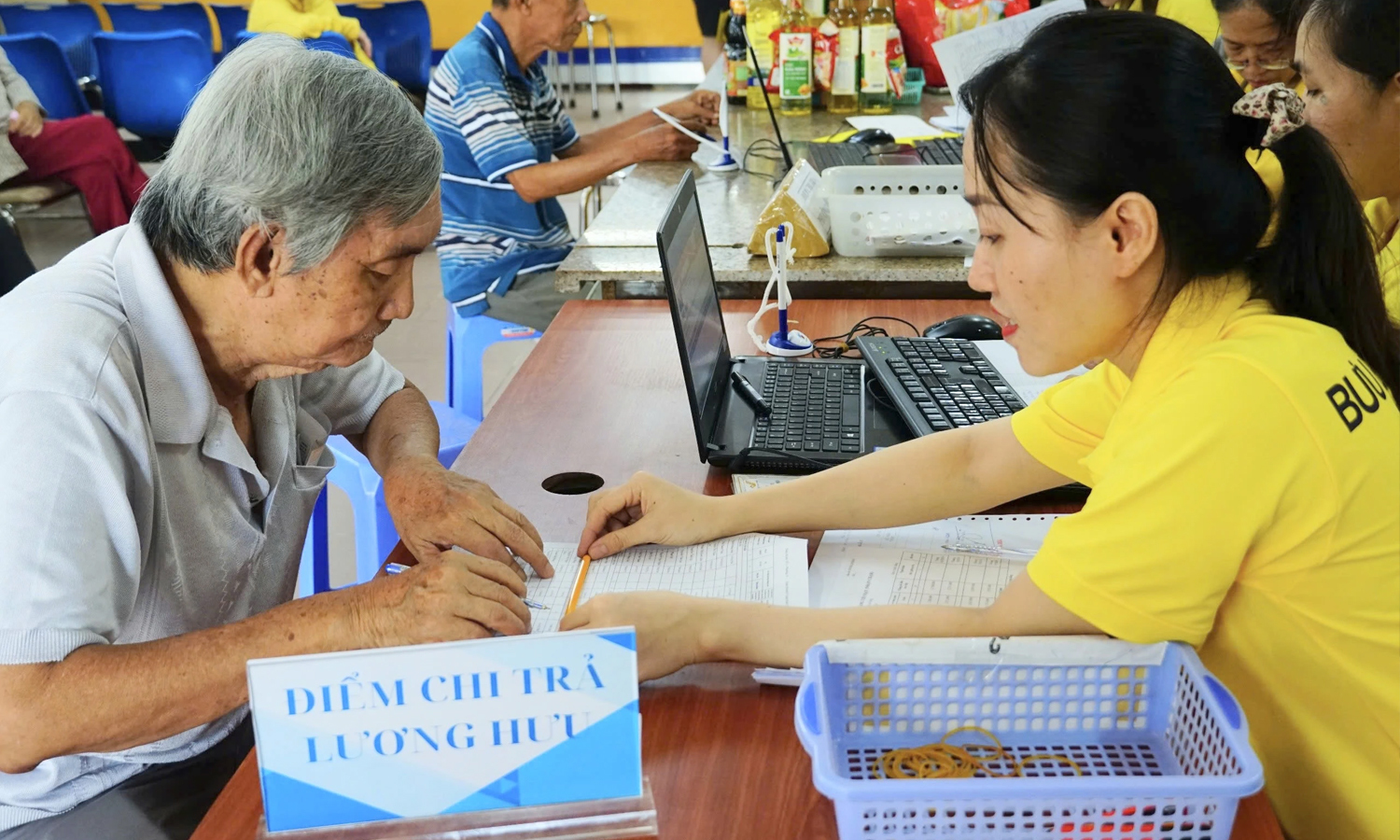 Tăng 8% lương hưu v&agrave; trợ cấp từ 1/7- Ảnh 1.