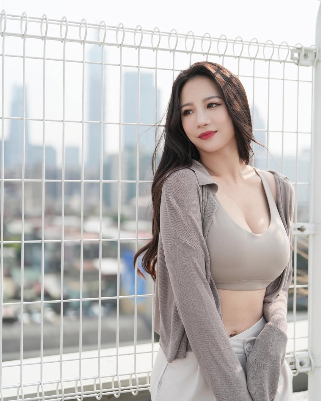 Mỹ nh&acirc;n showbiz th&aacute;o chạy khỏi chồng ca sĩ đi t&ugrave; 2 năm, bất ngờ đổi đời nhờ b&aacute;n mặt h&agrave;ng ai thấy cũng đỏ mặt- Ảnh 3.
