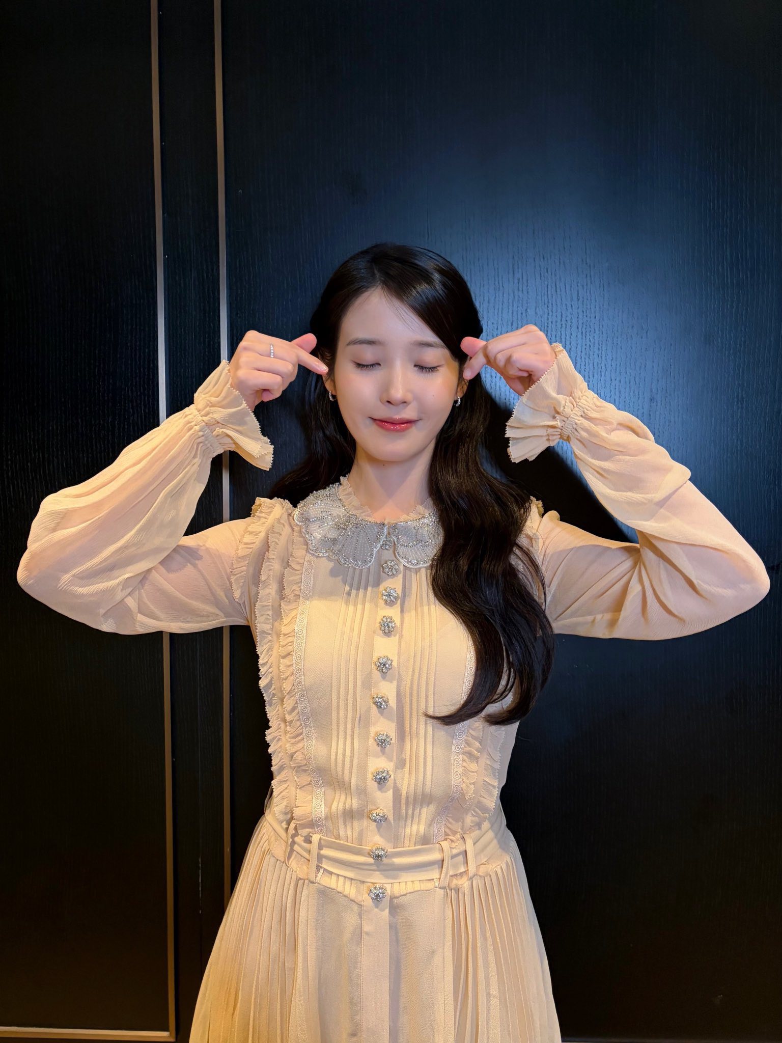 Showbiz c&oacute; mỹ nh&acirc;n cứ ra nhạc l&agrave; top 1 cả nước, bỗng th&agrave;nh "tội đồ quốc d&acirc;n" xin lỗi vẫn kh&ocirc;ng được tha  - Ảnh 11.