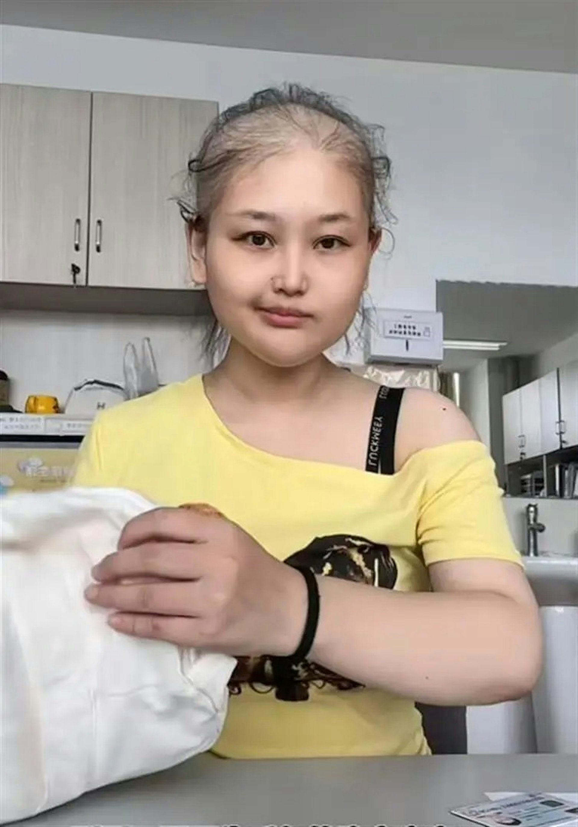 C&ocirc; g&aacute;i từng tổ chức đ&aacute;m cưới với ch&iacute;nh m&igrave;nh qua đời ở tuổi 29: Chia sẻ cuối c&ugrave;ng g&acirc;y x&uacute;c động mạnh- Ảnh 3.