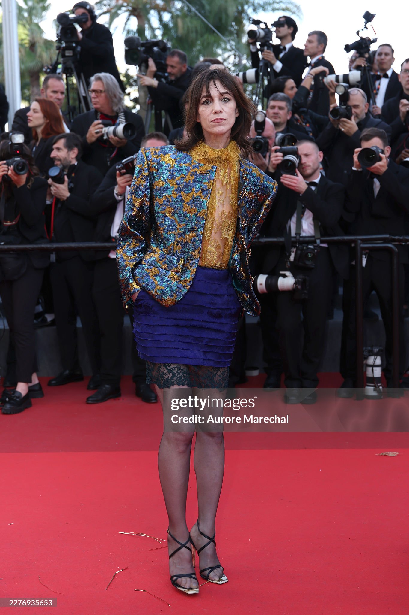 LHP Cannes ng&agrave;y 7: Vợ Ronaldo khoe body "ngồn ngộn", si&ecirc;u mẫu Coco Rocha "thị phạm" tạo d&aacute;ng ngay tr&ecirc;n thảm đỏ- Ảnh 30.