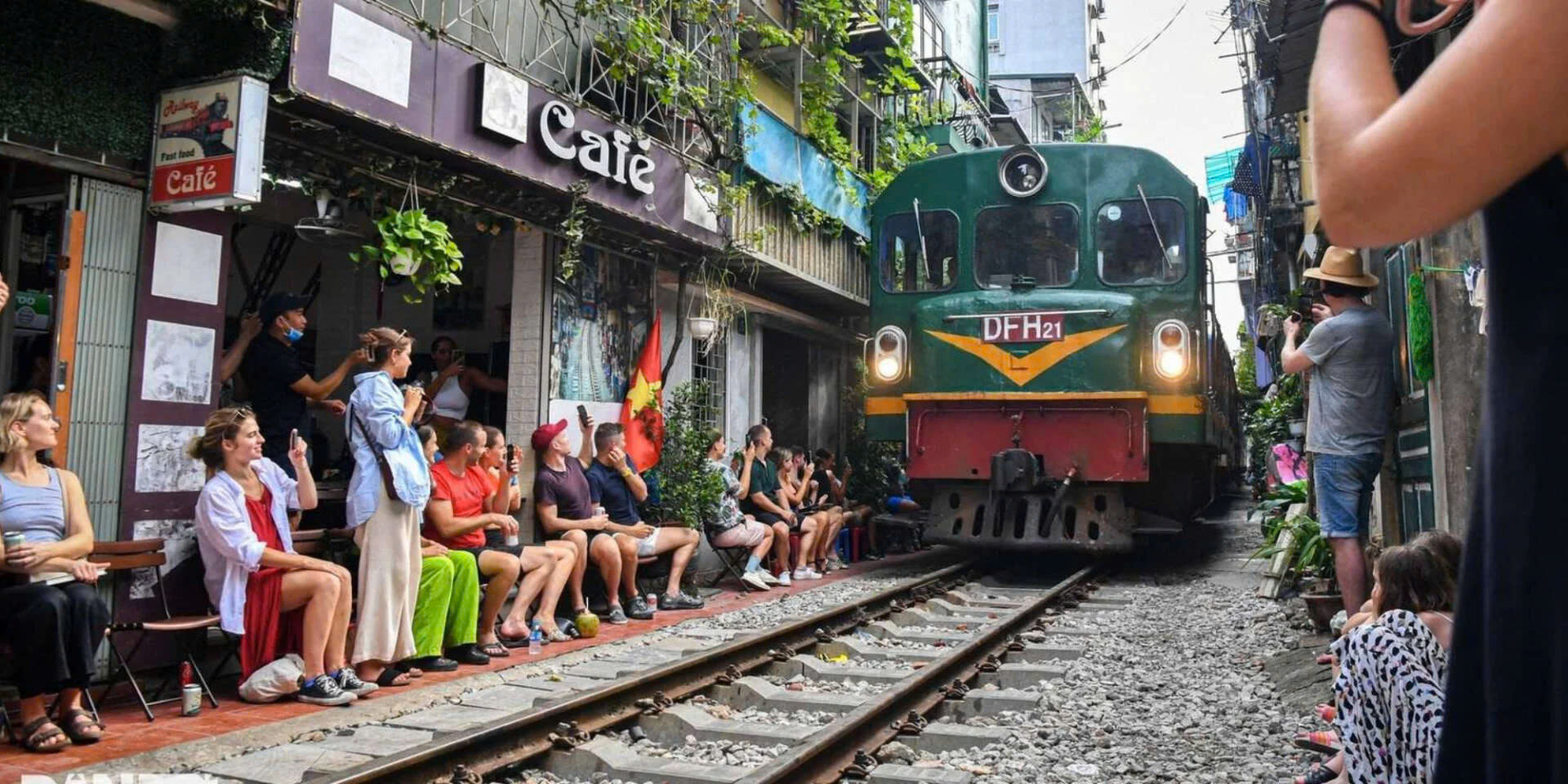 Kh&ocirc;ng phải Cầu V&agrave;ng, đ&acirc;y mới l&agrave; đại diện của Việt Nam lọt top 17 điểm đến "bỗng dưng nổi tiếng" to&agrave;n cầu - Ảnh 1.