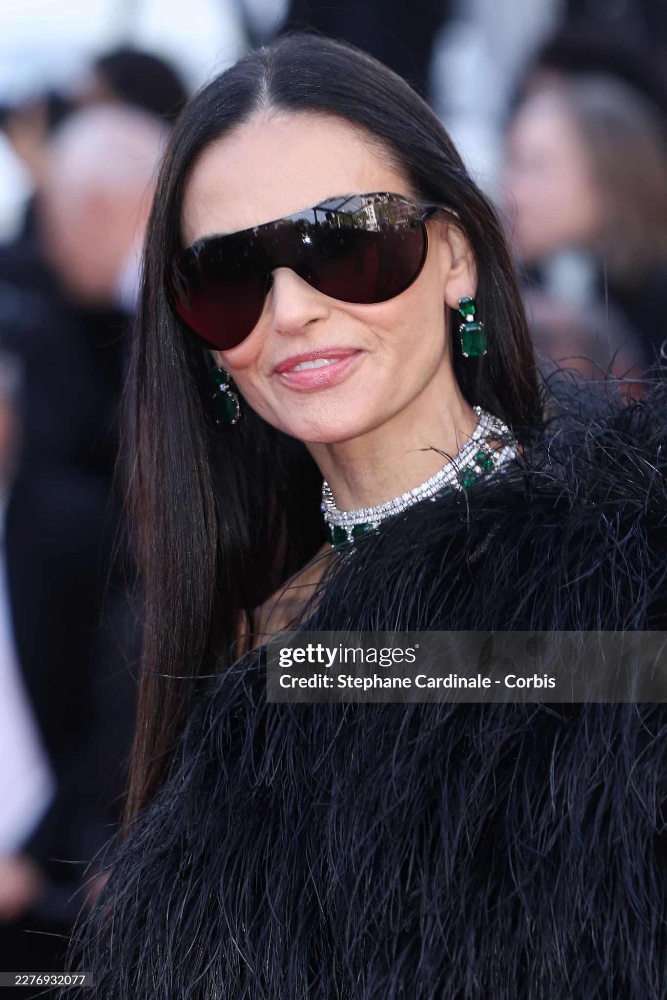LHP Cannes ng&agrave;y 7: Vợ Ronaldo khoe body "ngồn ngộn", si&ecirc;u mẫu Coco Rocha "thị phạm" tạo d&aacute;ng ngay tr&ecirc;n thảm đỏ- Ảnh 15.