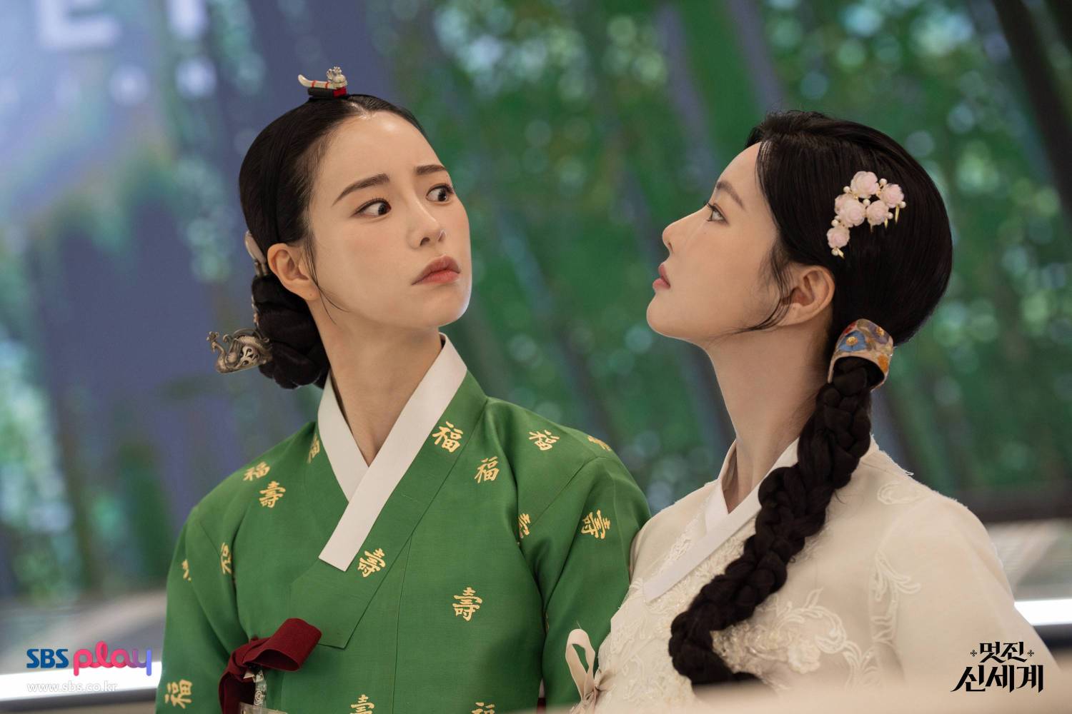 Kẻ Th&ugrave; Ho&agrave;ng Gia Của T&ocirc;i: Phim xuy&ecirc;n kh&ocirc;ng h&agrave;i nhất 2026, Lim Ji Yeon khiến ai cũng cười chết đi sống lại- Ảnh 2.