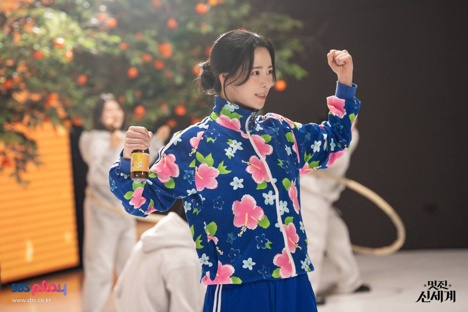 Kẻ Th&ugrave; Ho&agrave;ng Gia Của T&ocirc;i: Phim xuy&ecirc;n kh&ocirc;ng h&agrave;i nhất 2026, Lim Ji Yeon khiến ai cũng cười chết đi sống lại- Ảnh 4.