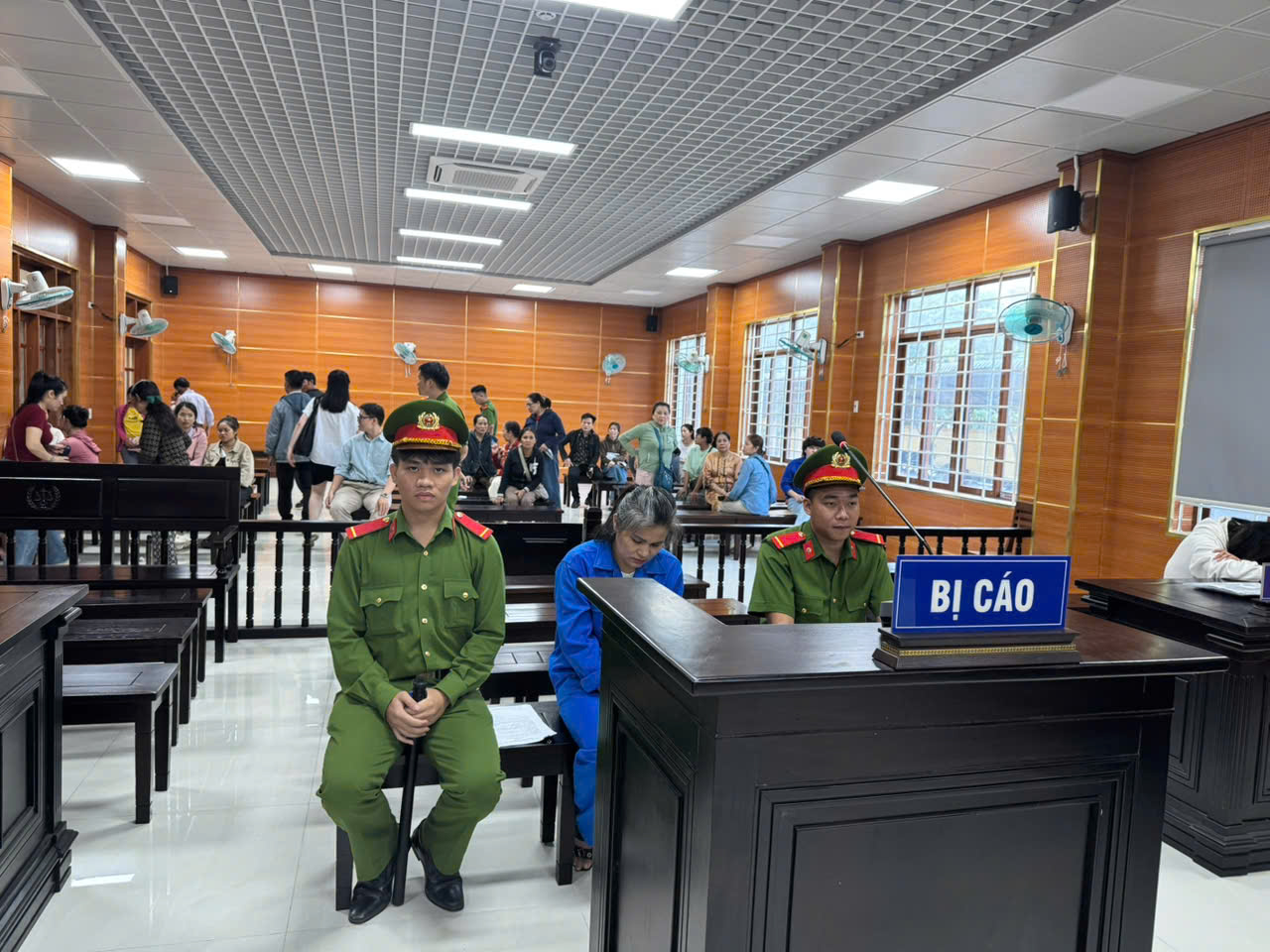 Vụ bảo mẫu bạo h&agrave;nh khiến b&eacute; trai 13 th&aacute;ng tuổi tử vong: Nguyễn Thị Quy&ecirc;n lĩnh &aacute;n 20 năm t&ugrave;- Ảnh 1.