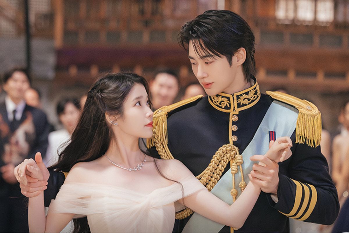 IU v&agrave; Byeon Woo Seok đồng loạt xin lỗi, cảm thấy v&ocirc; c&ugrave;ng xấu hổ về bản th&acirc;n- Ảnh 1.