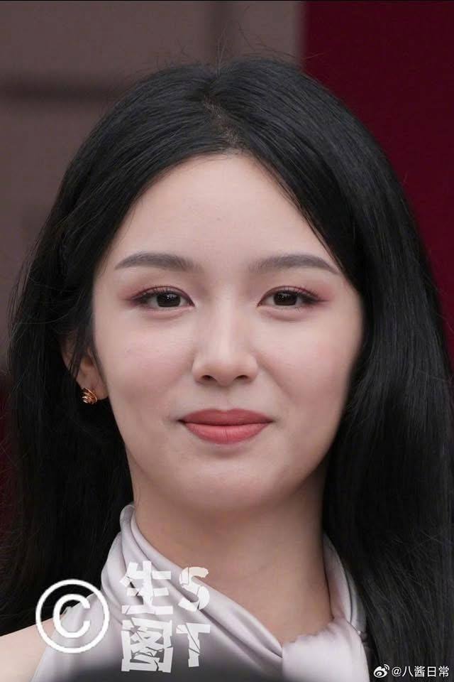 Đại sứ Dior vừa đẹp &ldquo;phong thần&rdquo; ở Cannes đ&atilde; bị ch&ecirc; mặt sưng, da xệ khi về nước- Ảnh 1.