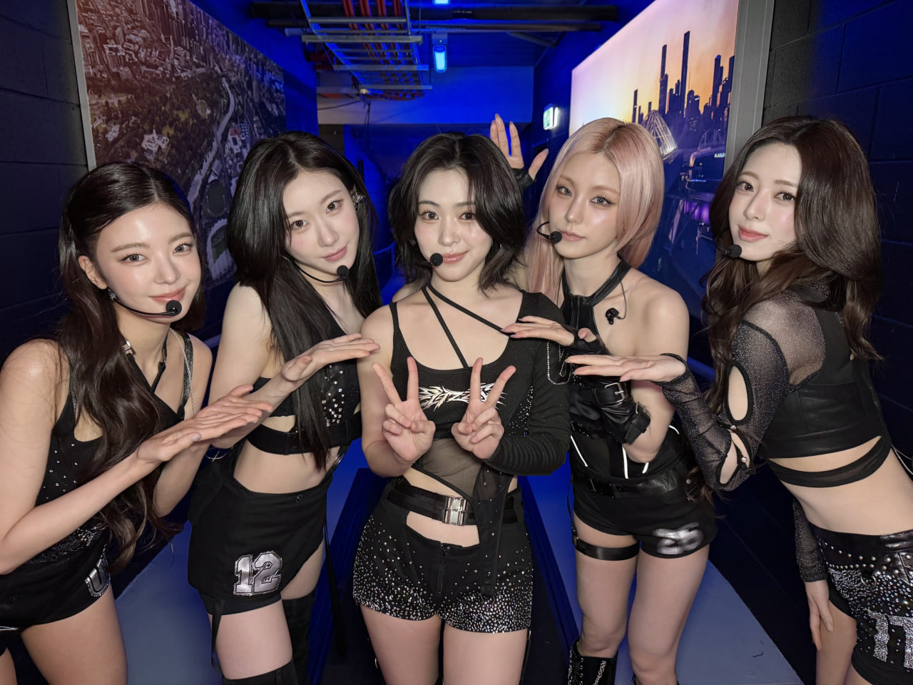 Nh&oacute;m mỹ nh&acirc;n từng bị ch&ecirc; hết thời lội ngược d&ograve;ng ngoạn mục, album leo top 1 to&agrave;n quốc - Ảnh 4.