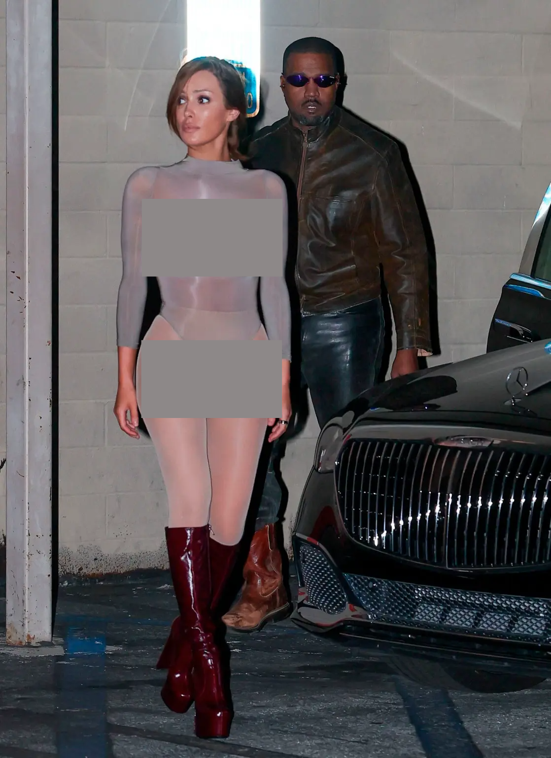 Vợ Kanye West lại mặc hở kh&oacute; tả, nh&igrave;n biểu cảm của người qua đường l&agrave; hiểu- Ảnh 1.