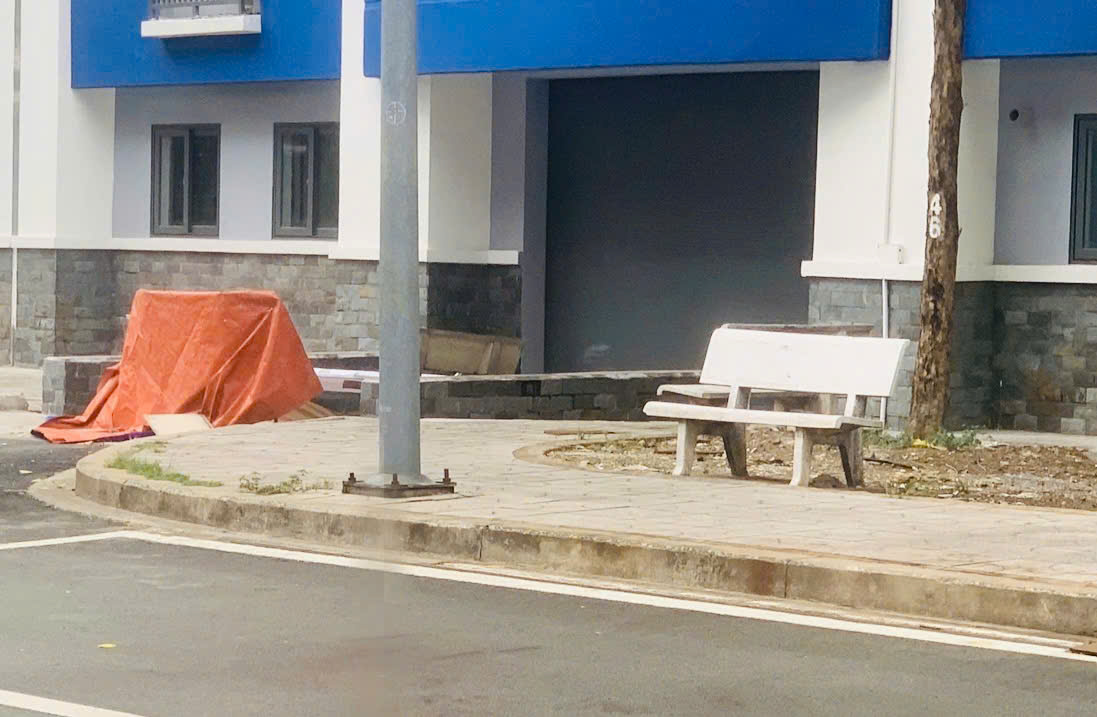 Điều tra vụ nữ sinh tử vong nghi rơi lầu trong khu&ocirc;n vi&ecirc;n Đại học Quốc gia TPHCM- Ảnh 1.