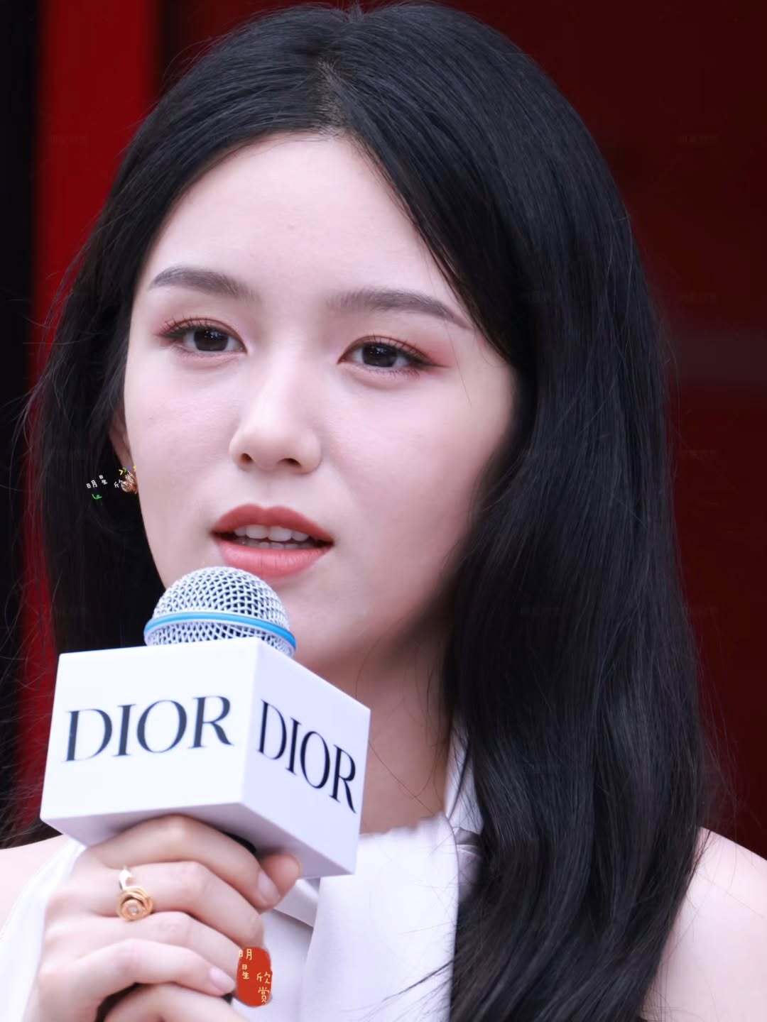 Đại sứ Dior vừa đẹp &ldquo;phong thần&rdquo; ở Cannes đ&atilde; bị ch&ecirc; mặt sưng, da xệ khi về nước- Ảnh 2.